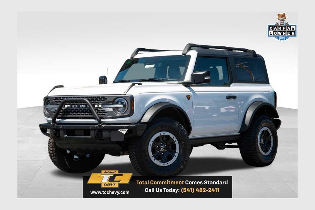 2023 Ford Bronco Badlands in White — front three-quarter view