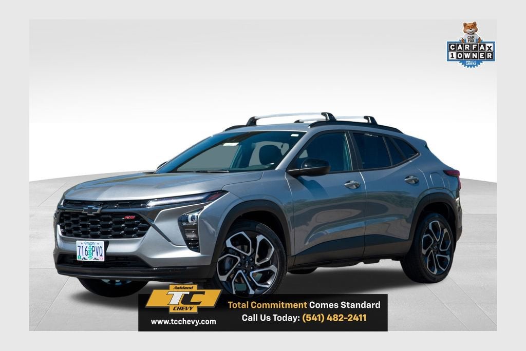 2025 Chevrolet Trax 2RS in Sterling Gray Metallic — front three-quarter view